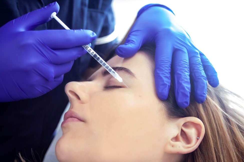 نحوه صحیح تزریق ژل رووفیل