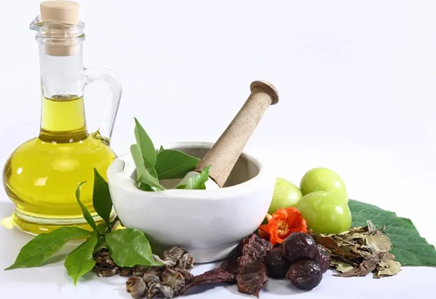 استفاده از داروهای گیاهی برای درمان ریزش موی سر